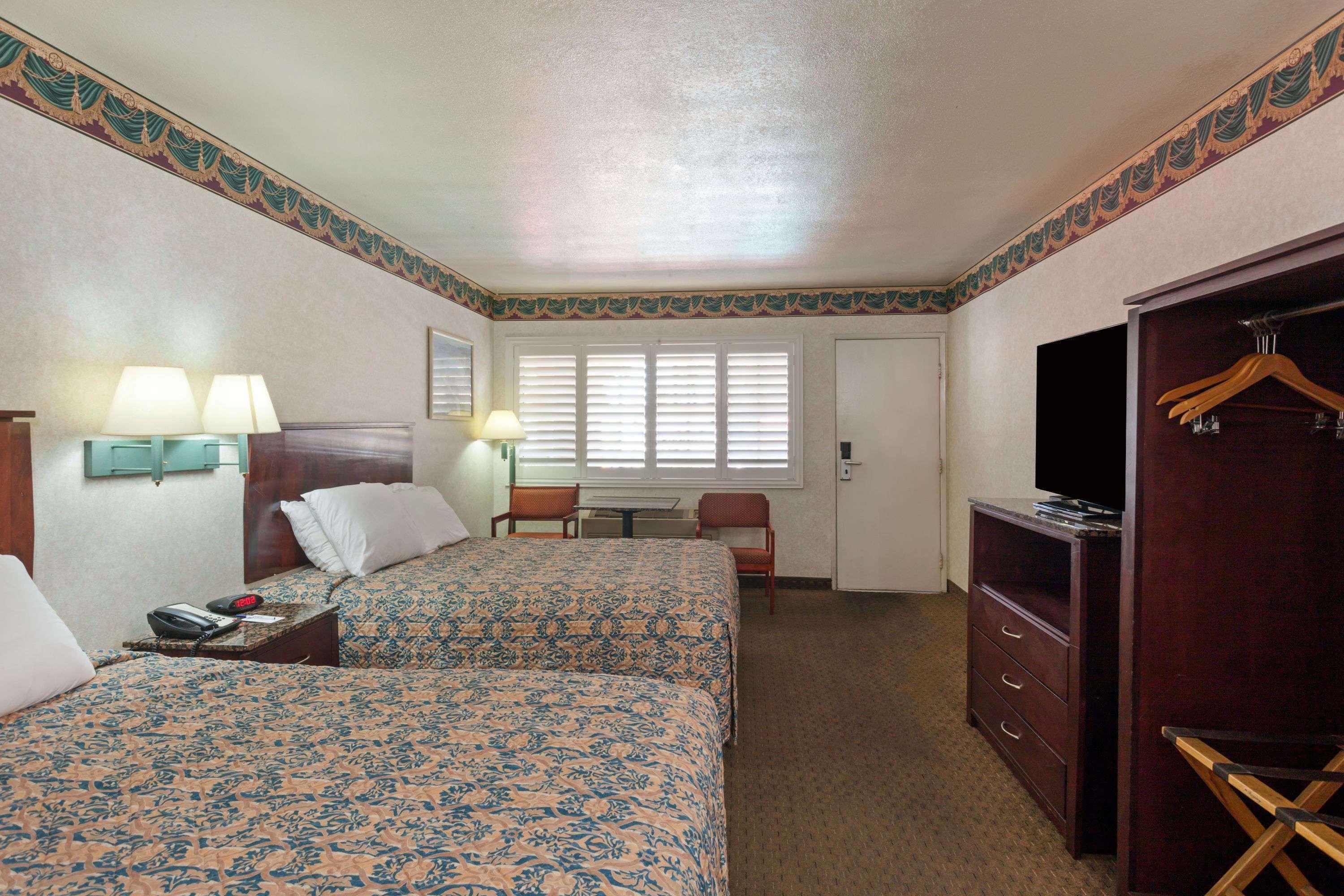 Travelodge By Wyndham Long Beach Convention Center Exteriér fotografie