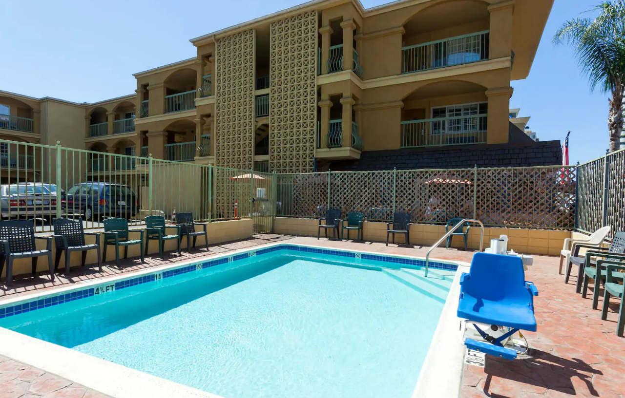Travelodge By Wyndham Long Beach Convention Center Exteriér fotografie